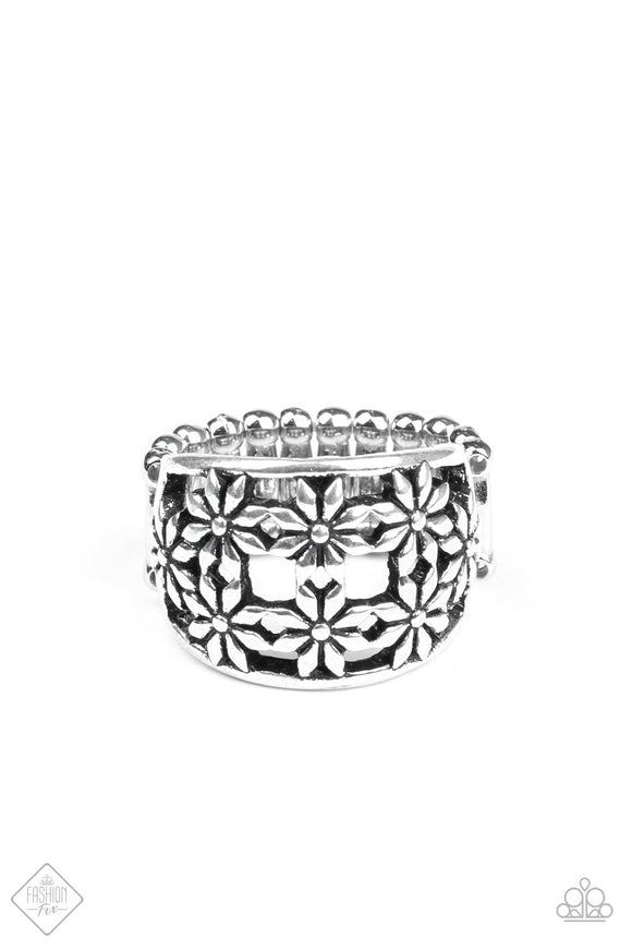 Paparazzi Accessories Crazy About Daisies Silver Ring 